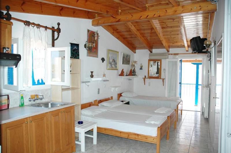 Nikos Rooms And Studios Πόρος Εξωτερικό φωτογραφία